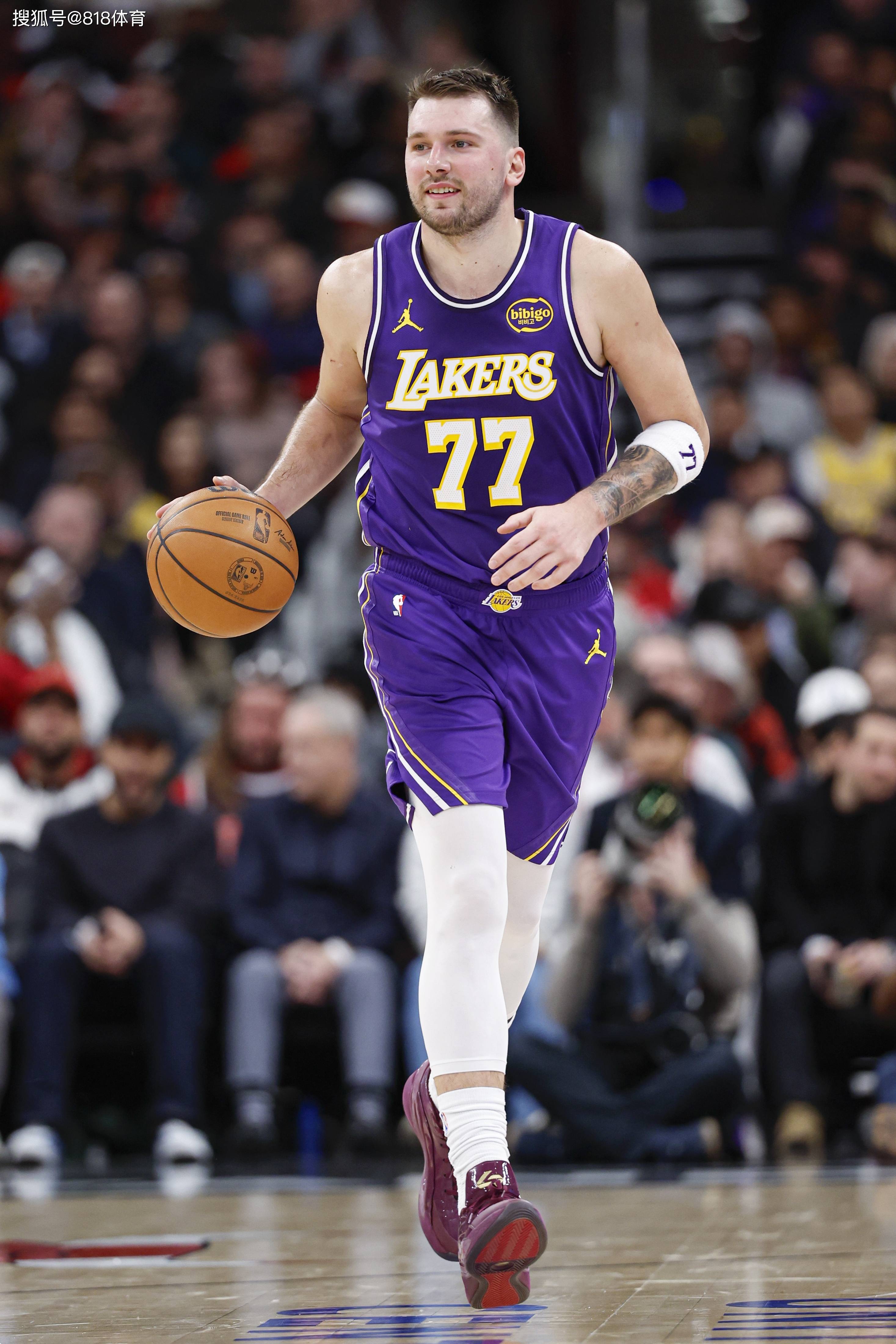 熊猫体育-东契奇迎来十赛季高光表现，篮网球迷沸腾！的简单介绍