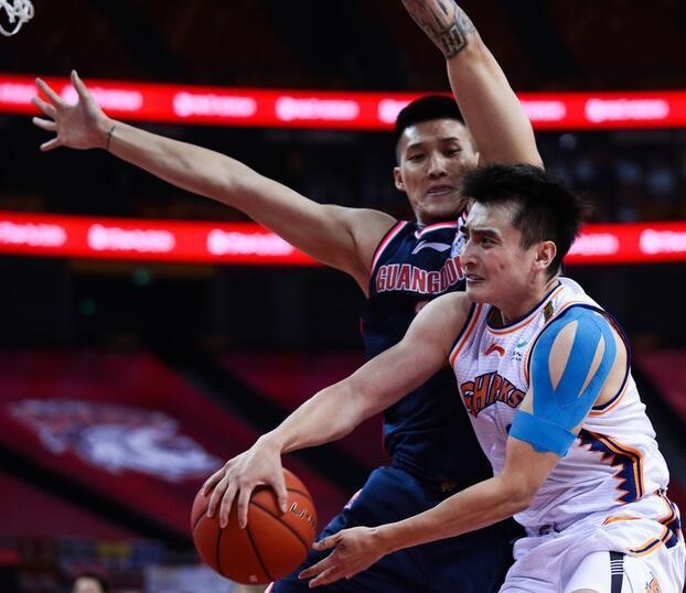 熊猫体育-詹姆斯在FPX比赛中大胜，高光表现引发热议！的简单介绍